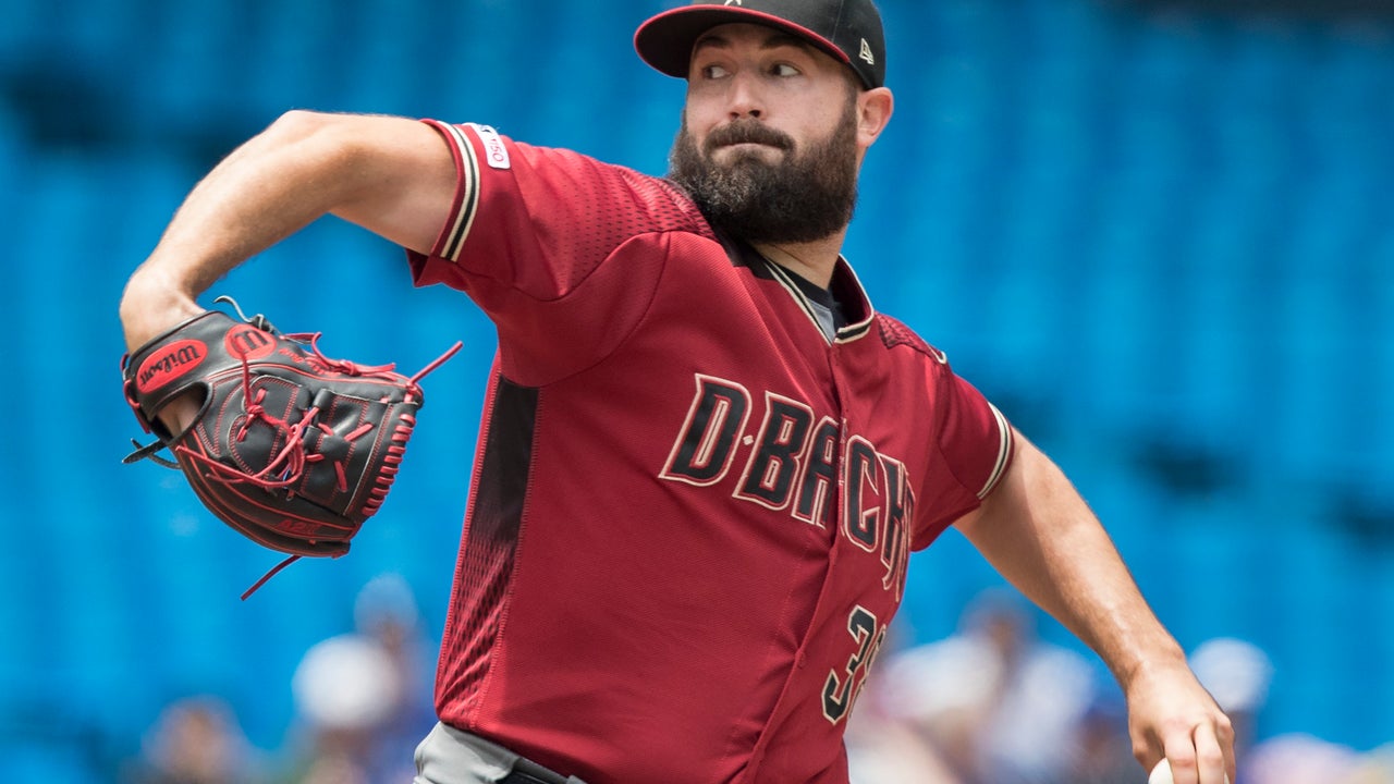 Kelly, Marte HR as Diamondbacks finish sweep, beat Jays 8-2